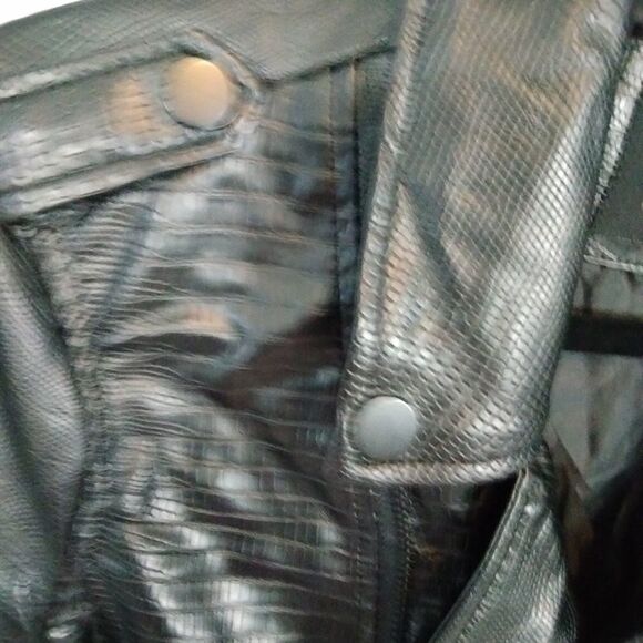 "Ashley outerwear" jacket 🧥  - Picture 5 of 7